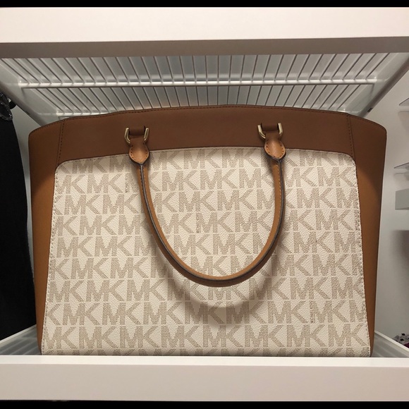 Michael Kors Emmy Large Double Handle Tote - Picture 2 of 3